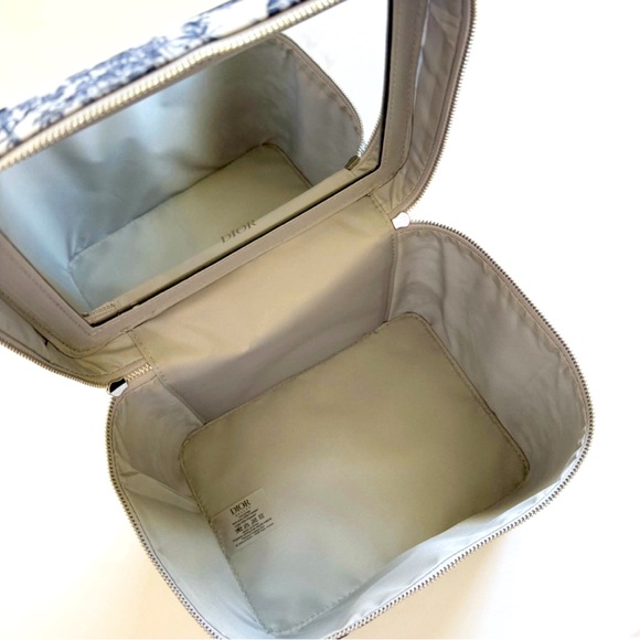 💙🤍 NEW Dior Beauty Limited Around the World Vanity - Picture 5 of 7